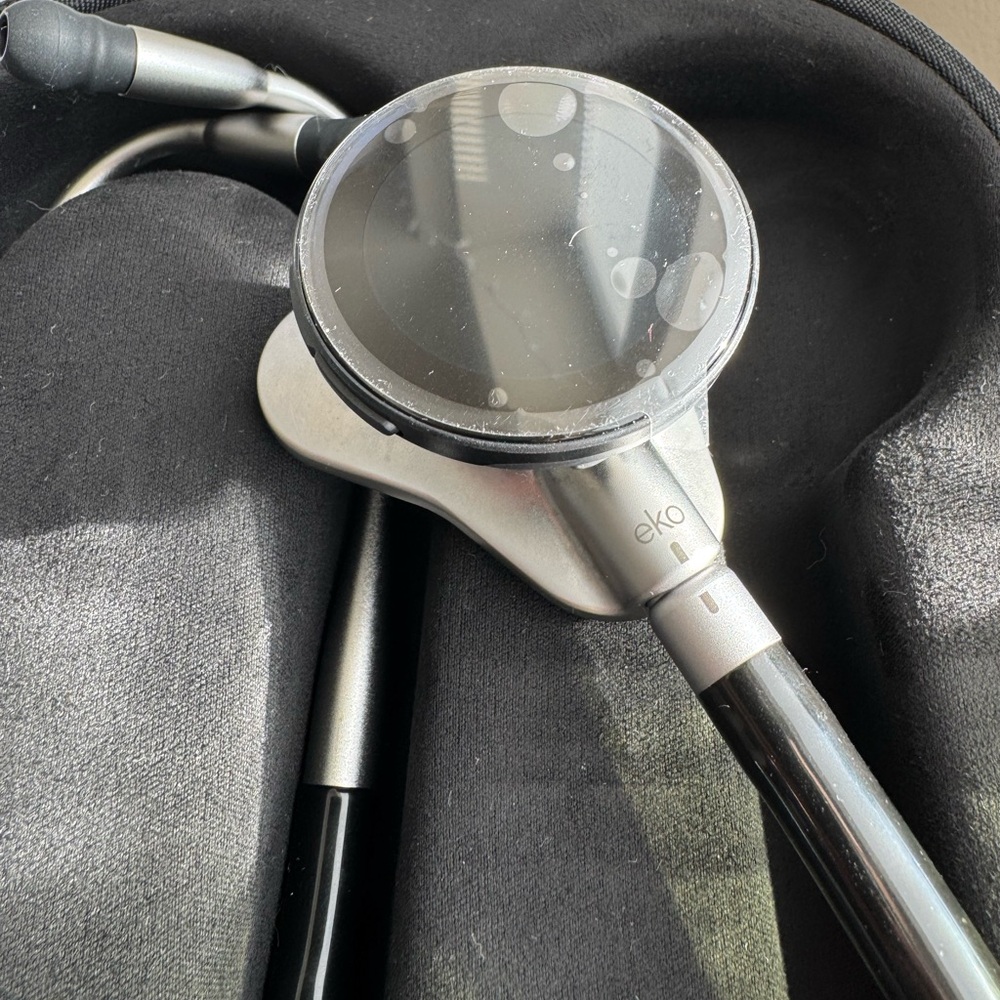 Eko Digital Stethoscope with Accessories - Picture 3 of 6